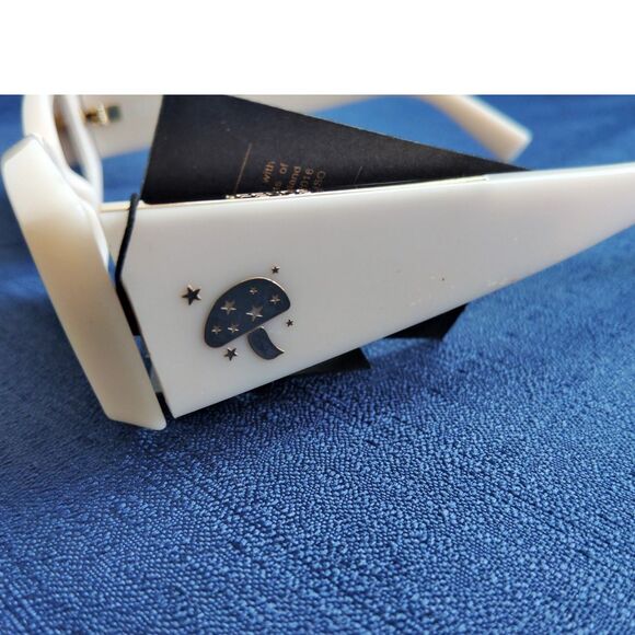 LE SPECS AFENDS Pretense Cat Eye Rectangular Unisex Ivory Sunglasses NWT main image 12